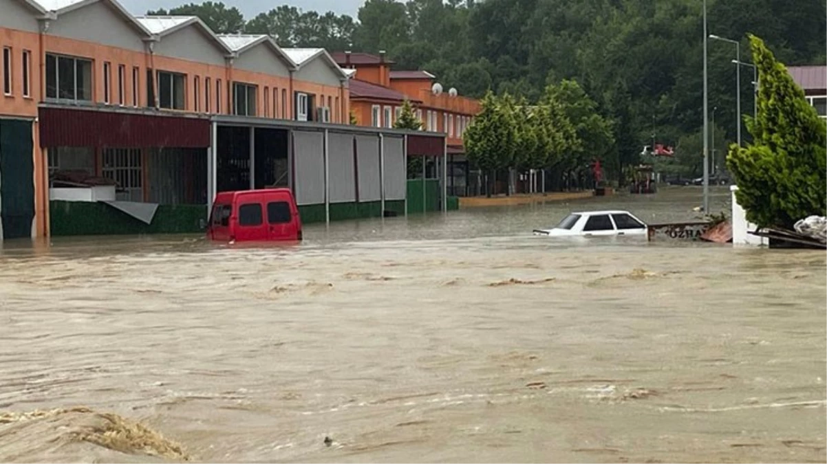 Sel felaketinin vurduğu Karadeniz için bir ihtar daha! Meteoroloji’den 13 kente “turuncu” kodlu alarm