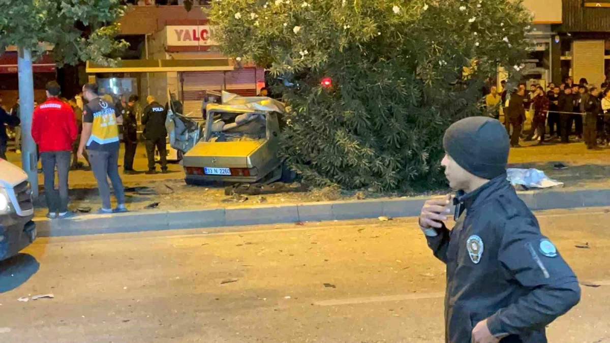 Adana’da Araba Denetimden Çıkarak Ağaçlara Çarptı: 3 Meyyit, 2 Ağır Yaralı