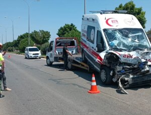 Gaziantep’te Ambulansla Tanker Çarpıştı: 3 Sıhhat Vazifelisi Yaralandı