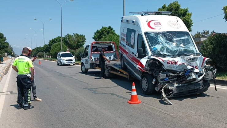 Gaziantep’te Ambulansla Tanker Çarpıştı: 3 Sıhhat Vazifelisi Yaralandı