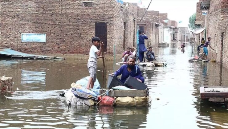 Pakistan’da muson yağışlarının bilançosu ağırlaşıyor: 260 meyyit