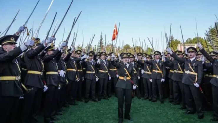 Kılıçlı yemin merasimi sonrası bölük kumandanı TSK’dan istifa etti