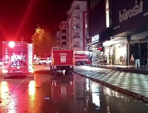 Gaziantep’te Mobilya Deposunda Yangın Çıktı