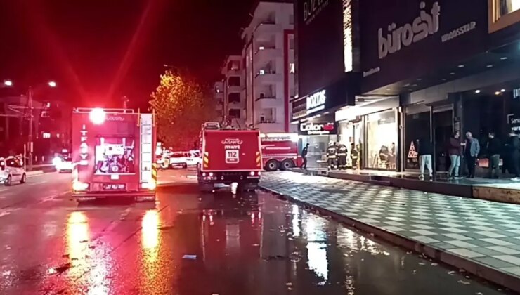 Gaziantep’te Mobilya Deposunda Yangın Çıktı