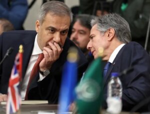Hakan Fidan, Suriye’nin geleceğinin konuşulduğu toplantıda