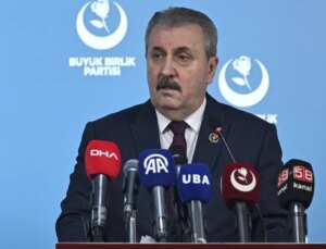 Mustafa Destici’ye “Mustafa Kemal’in askeri misiniz?” diye soruldu